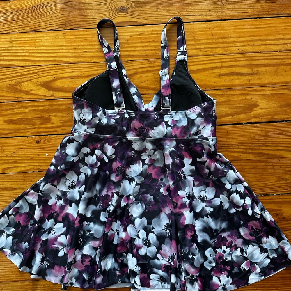 Floral Swimdress with Underwire Support - Black, White & Plum NWOT - Picture 2 of 3
